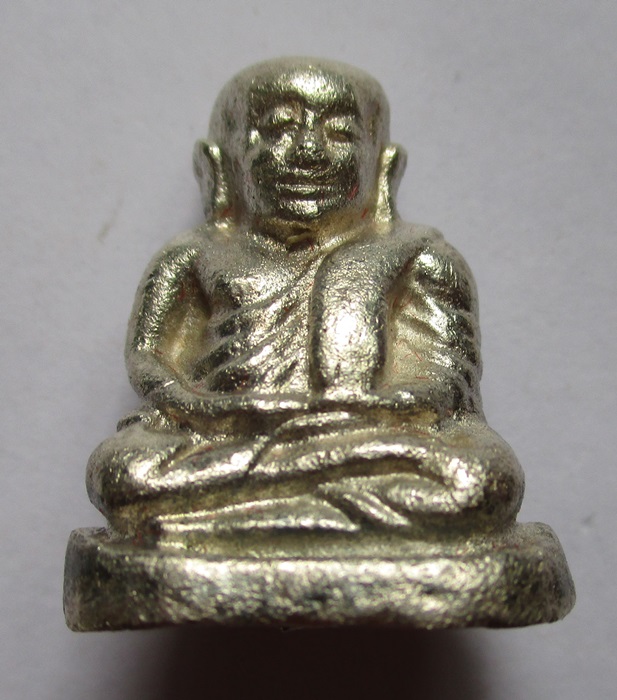 หลวงพ่อเงินรุ่นช้างคู่ ย้อนยุค เนื้อเงิน