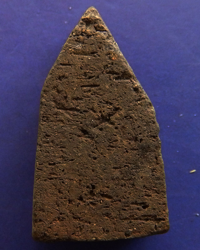 พระชินราชเนื้อดิน กรุวัดเสาธงทอง จ.สุพรรณบุรี ลงรักปิดทอง สวยเดิมๆ