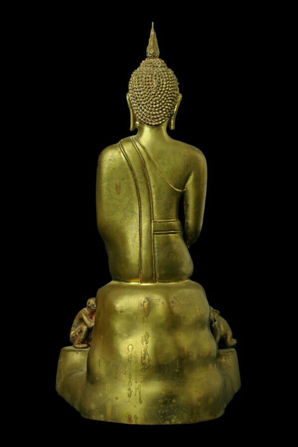 หลวงพ่อวัดป่าเลไลย์ จ.สุพรรณบุรี ฐานกว้าง ๕ นิ้ว สูง ๑๒ นิ้ว