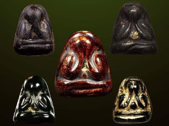 พระปิดตา หลวงพ่อปาน วัดเครือวัลย์ เนื้อผงคลุกรัก