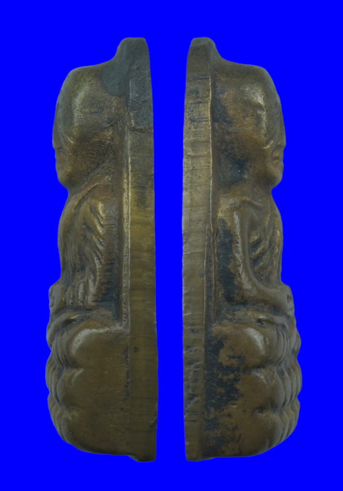 พระหลวงปู่ทวด พิมพ์เตารีดหลังตัวหนังสือ วัดเอี่ยมวรนุช(ก.ท.ม.) ปี2506