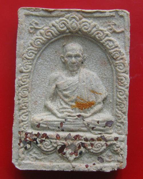 พระเนื้อผง...มงคลเกษม ๓...หลวงพ่อเกษม เขมโก จ.ลำปาง ปี 2523 พิมพ์พิเศษ ติดจีวร โรยพลอยเพียบๆ หายากแล