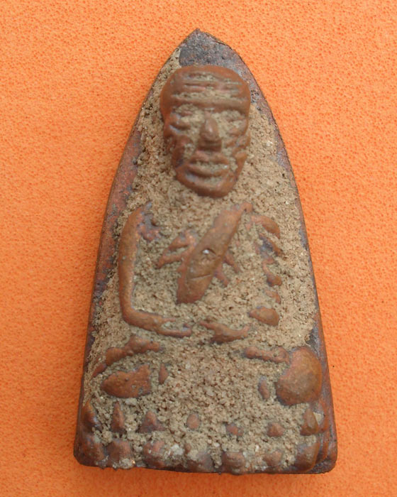  หลวงปู่ทวด เทหล่อแบบโบราณดินไทย อธิฐานจิตปลุกเสกโดย หลวงพ่อสิน หลวงพ่อพระมหาสุรศักดิ์ หลวงพ่อทอง 