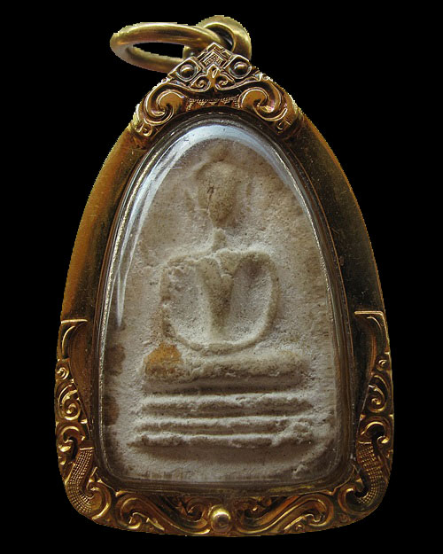 พระกรุ วัดเงินคลองเตย กทม พิมพ์เล็บมือสมาธิฐานสามชั้น เลี่ยมทอง