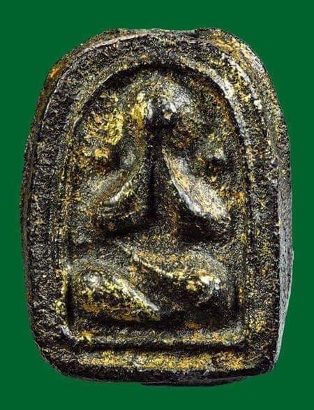 พระปิดตาหลวงปู่เอี่ยม วัดหงษ์ ปทุมธานี เนื้อผงคลุกรัก