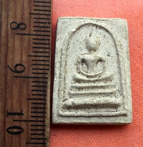 เริ่ม 10 บาท กับ พระสมเด็จ เนื้อผง ..T745