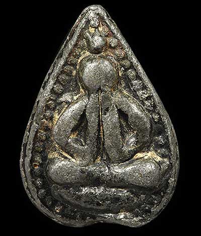 *พิมพ์ปิดตาสองหน้า ทรงหยดน้ำ เนื้อชินจุ่มรัก หลวงพ่อเดิม วัดหนองโพ นครสวรรค์*