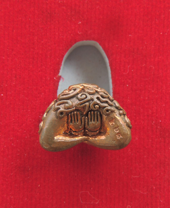 พระปิดตาอุตตโม พิมพ์กลาง เนื้อทองแดง 2553 ++ เลข 268 ++