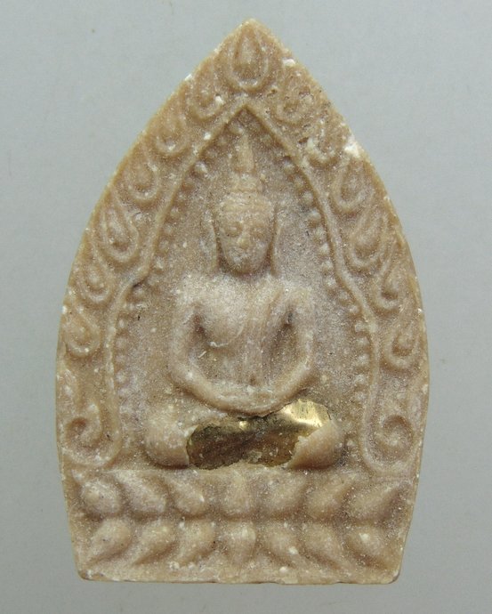 ๒๐ พระผงเจ้าสัวหลวงปู่บุดดา ฝังตะกรุด
