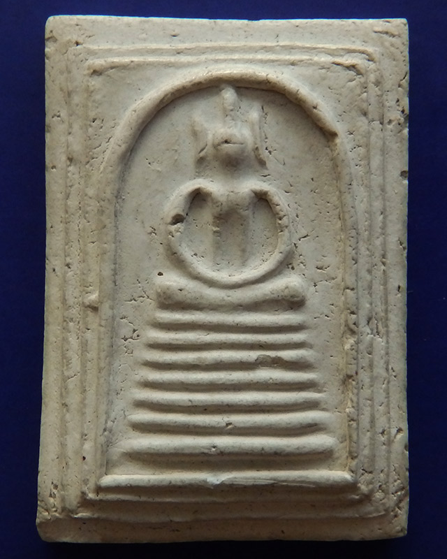 2.สมเด็จเกศไชโย พิมพ์นิยม 7 ชั้น ซุ้มไข่ปลา รุ่นเสาร์ห้า ปี 2515