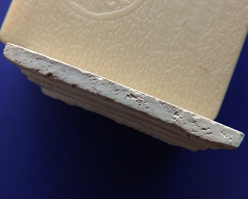 2.สมเด็จเกศไชโย พิมพ์นิยม 7 ชั้น ซุ้มไข่ปลา รุ่นเสาร์ห้า ปี 2515