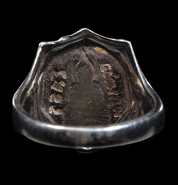 แหวนหลวงพ่อโสธร ปี 09 ลงยาสีแดง