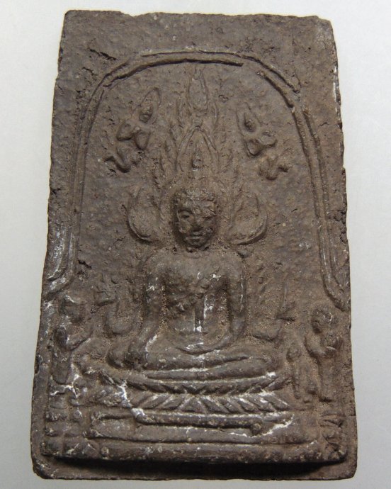 ๒๐ พระพุทธชินราชเนื้อดิน