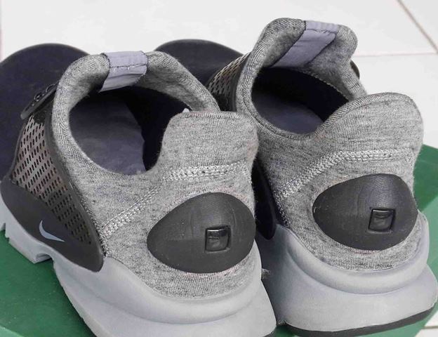 ไนกี้แท้จ้า NIKE SOCK DART 2017 รองเท้าลำลองสำหรับท่านสุภาพบุรูษ....เบาสบายเท้ามากมาก 