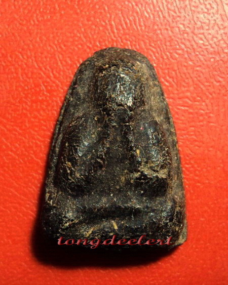 พระปิดตาเนื้อผงชานหมาก หลวงพ่อเที่ยง วัดม่วงชุม จ.กาญจนบุรี พิมพ์นี้หายาก สวยมากค่ะ