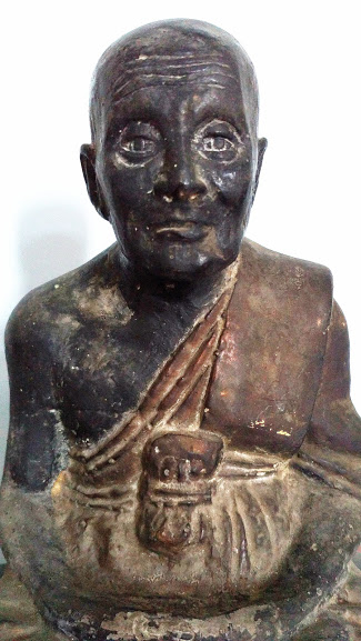 พระบูชา หลวงปู่ทวด เนื้อปูนเก่า ฐานปั้มตรา