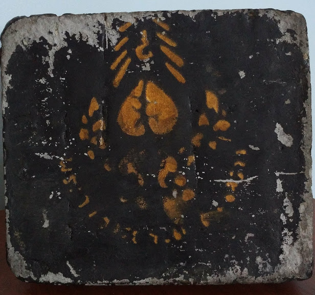 พระบูชา หลวงปู่ทวด เนื้อปูนเก่า ฐานปั้มตรา