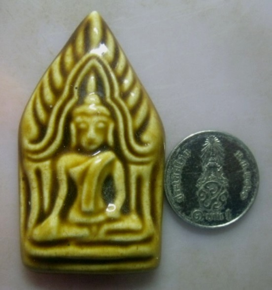 **วัดใจ**พระขุนแผน เนื้อผงเคลือบรุ่น ๒ วัดใหญ่ชัยมงคล จ.อยุธยา หลังเลข๒ ปี ๒๕๔๒**สวยๆ