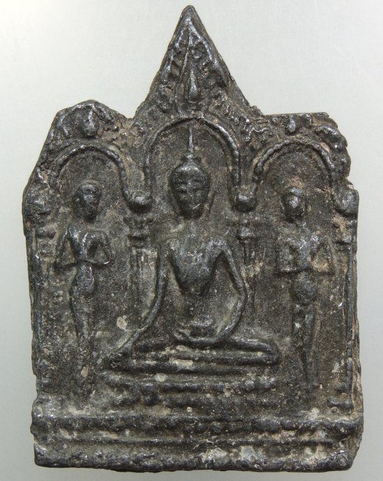 ๒๐ พระพุทธเนื้อชิน องค์ใหญ่