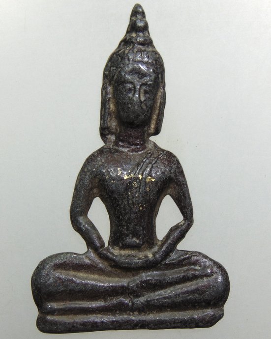 ๒๐ พระพุทธเนื้อชิน 