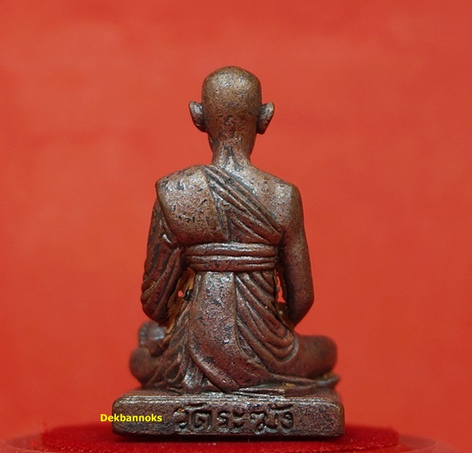 พระรูปเหมือนสมเด็จพระพุฒาจารย์(โต พรหมรังสี) พิมพ์หล่อใหญ่ เนื้อนวะ ผิวเดิม ดินไทย พร้อมกล่องเดิม