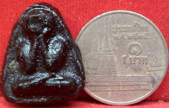 *ปิดตาเนื้อผงชุบรัก รุ่นแรก ลพ.อุดม วัดพิชัยสงคราม อยุธยา พศ.๒๕๒๒*