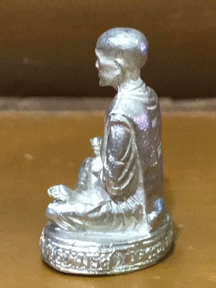 รูปหล่อสมเด็จโต118ปี วัดระฆัง เนื้อเงิน ตอกโค๊ตครบ พร้อมกล่อง