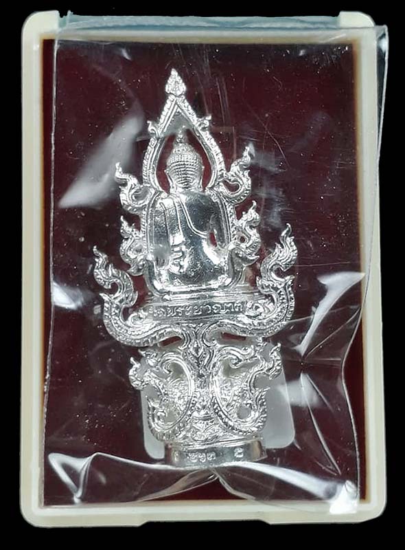 พระพุทธนิมิตรพิชิตมาร รุ่นพิชิตมาร พระอธิการใจ วัดพระยาญาติ จ.สมุทรสงคราม ปี2559 เนื้อเงิน