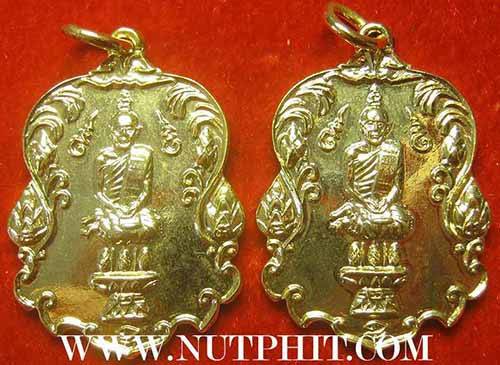 แพ็คคู่เหรียญเจ้าคุณนรฯ พ.ศ.๒๕๒๙(สวยกริ๊บยังกะทองคำ)*92