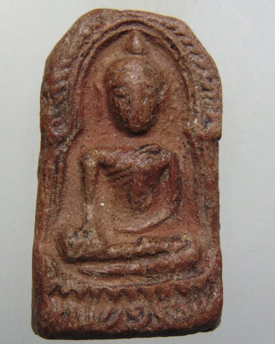๒๐ พระพุทธเนื้อดิน