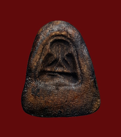 พระปิดตาหลังแบบ พิมพ์ใหญ่ หลวงพ่อปาน วัดเครือวัลย์ ชลบุรี ยุคแรกๆ สภาพสวยมาก