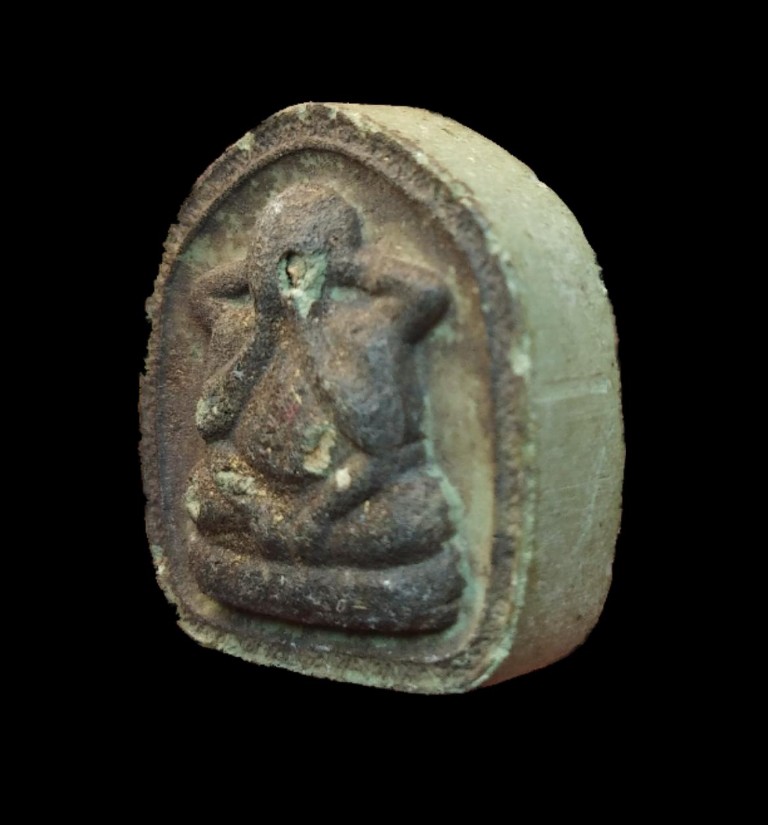 @ เคาะเดียว@ :  พระปิดตา วัดระเว เนื้อสวยๆครับ 