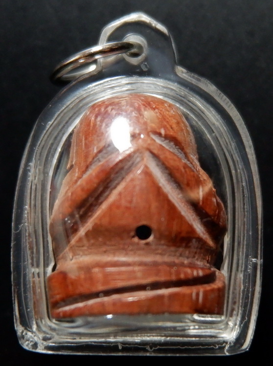 พระปิดตาไม้แกะ แกะจากไม้มงคลขนาดหน้าตัก 1 นิ้ว สวยครับ