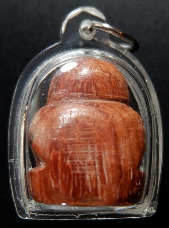 พระปิดตาไม้แกะ แกะจากไม้มงคลขนาดหน้าตัก 1 นิ้ว สวยครับ