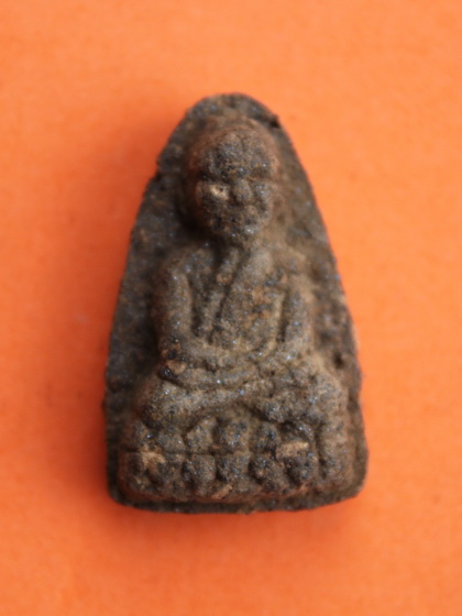 ((เคาะเดียวแดง)) หลวงปู่ทวด วัดห้วยมงคล เนื้อว่าน ปี 44 (5)