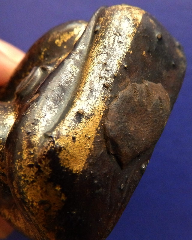 ปิดตาจัมโบ้ พิมพ์กรรมการพิเศษ หลวงพ่อโด่ วัดนามะตูม จ.ชลบุรี พิมพ์หลังแบบ ลงรักปิดทอง บรรจุตะกรุดเงิ