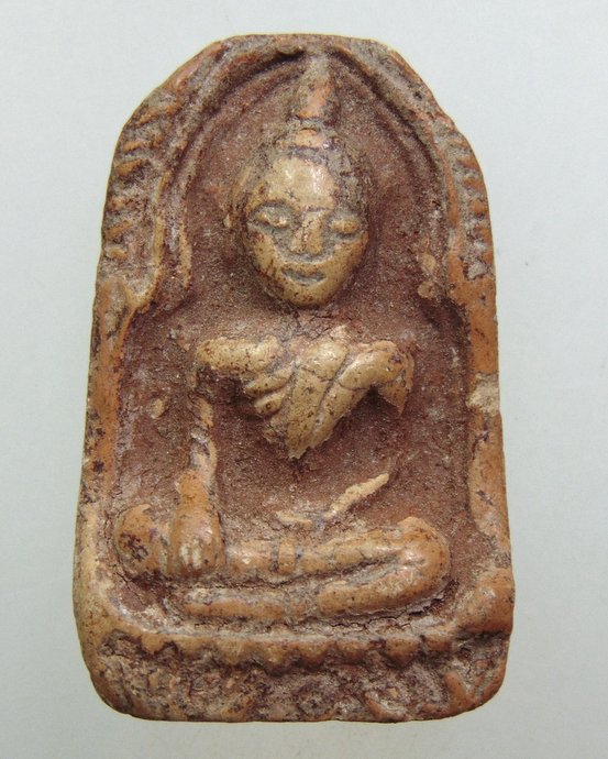 ๒๐ พระพุทธเนื้อดิน