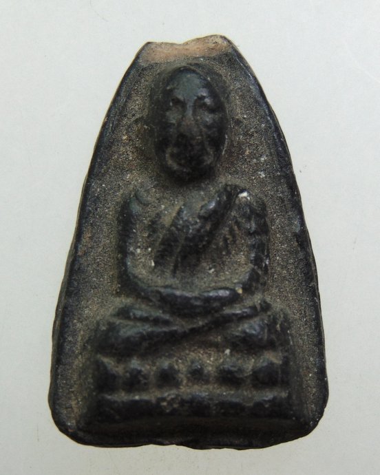 ๒๐ หลวงปู่ทวดเนื้อดินเผา วัดช้างให้ ปี 2513 (ผสมผงว่านหลวงปู่ทวด ปี2497) สร้างโดยพระครูใบฎีกาขาว