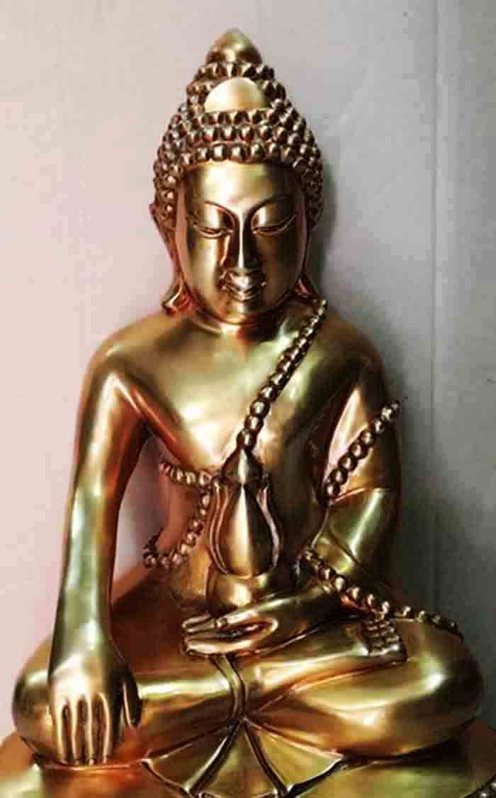 พระกริ่งขนาดบูชา เนื้อโลหะผิวมันปูเหลือบทอง ขนาดหน้าตัก 9 นิ้ว สภาพสวยงามเดิมๆ