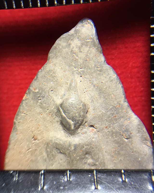 พระนางกำแพงกลีบบัวพิมพพ์เกศเปลว