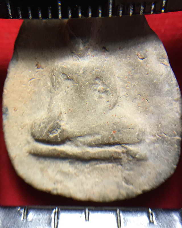 พระนางกำแพงกลีบบัวพิมพพ์เกศเปลว