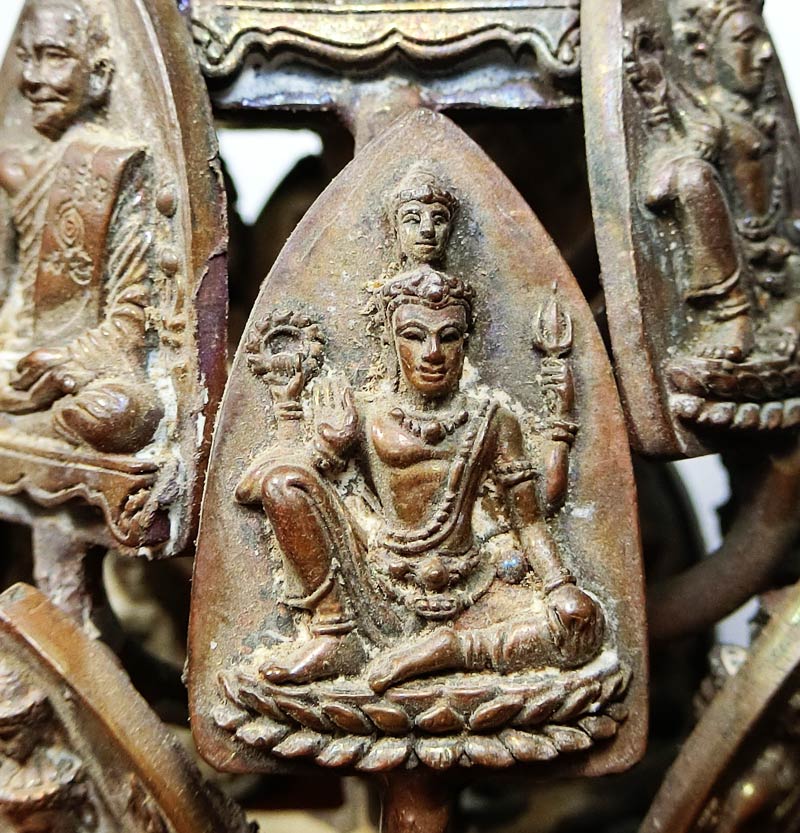 ช่อเหรียญหล่ออวตาร มหาเศรษฐี กองทุนหลวงปู่ปาน โสนันโท สร้างน้อยเพียง 30 ช่อหายากครับ