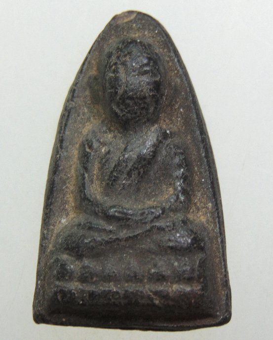 ๒๐ หลวงปู่ทวดเนื้อดินเผา วัดช้างให้ ปี 2513 (ผสมผงว่านหลวงปู่ทวด ปี2497) สร้างโดยพระครูใบฎีกาขาว