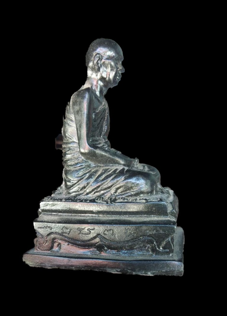 🌹พระบูชาหลวงปู่แผ้ว ถาวโร ขนาดตั้งหน้ารถ.หน้าตัก 3 นิ้ว เนื้อเรชิ่น #2 🌹