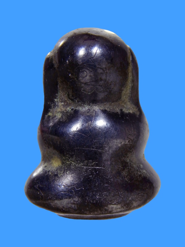 พระปิดตา หลวงปู่จันทร์ วัดบ้านยาง จ.นครปฐม พิมพ์หูกระต่าย เนื้อเมฆพัด