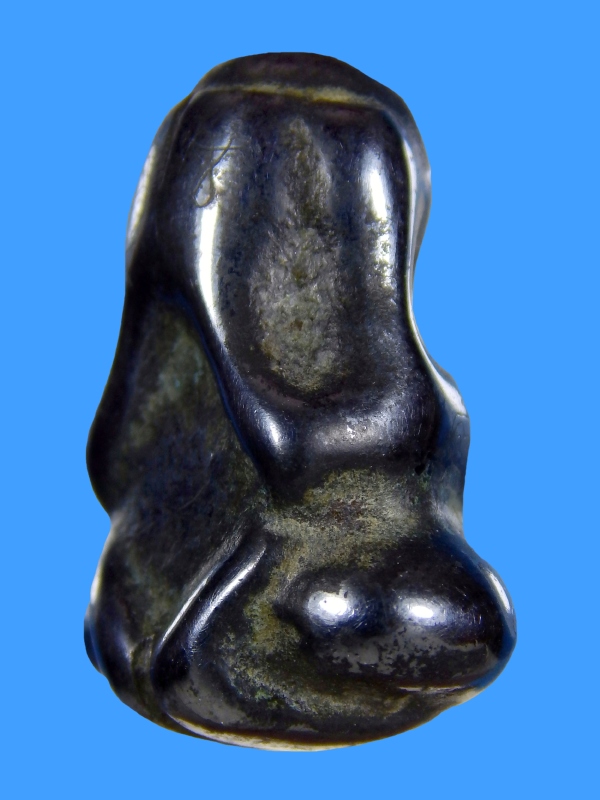 พระปิดตา หลวงปู่จันทร์ วัดบ้านยาง จ.นครปฐม พิมพ์หูกระต่าย เนื้อเมฆพัด