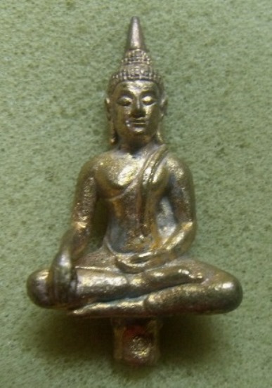 **วัดใจ**พระยอดธงรุ่นเปิดโลก หลวงปู่คำบุ คุตฺตจิตโต วัดกุดชมภู จ.อุบลราชธานี**เนื้อสัมฤทธิ์โบราณ สวย