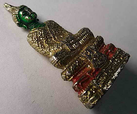 100บาท รูปหล่อพระแก้วมรกต หลวงปู่อ่อนสา สุขกาโร วัดประชาชุมพลพัฒนาราม  ต.หมากแข้ง อ.เมือง จ.อุดรธานี