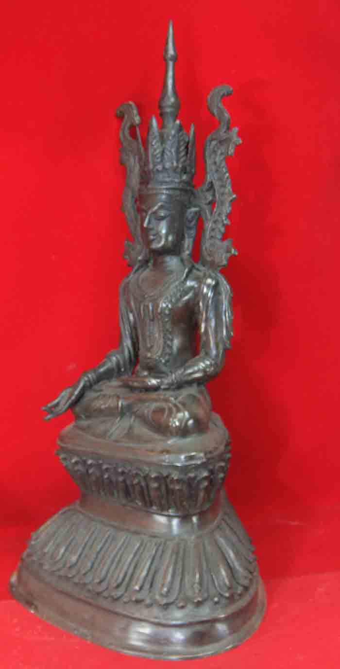 พระบูชา พระเชียงรุ้งทรงเครื่อง  ขนาด 9 นิ้ว ฐานกว้าง 8.5 x 6.5  นิ้ว สูง 16.5 นิ้ว เนื้อโลหะสำริด เค