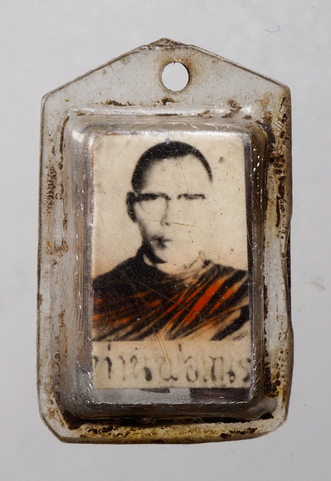 20บาท...รูปถ่าย หลวงพ่อเณร หลังตะกรุด 3 ดอก///C403